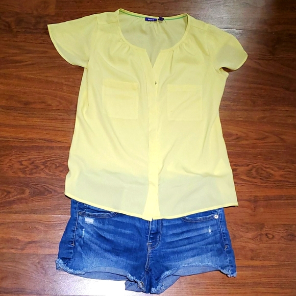 2/$25 Mexx yellow short sleeve blouse - Picture 1 of 3
